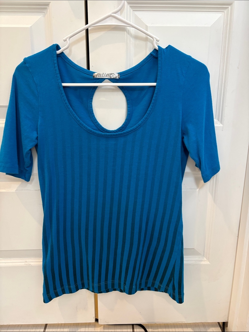 dELiA*s Teal-Blue Scoop Neck Short Sleeve Top with Back Keyhole